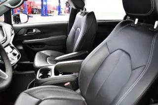 Chrysler Pacifica 2025 Select 4dr Mini-Van