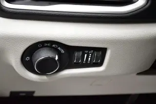 Chrysler Voyager 2023 LX 4dr Mini-Van