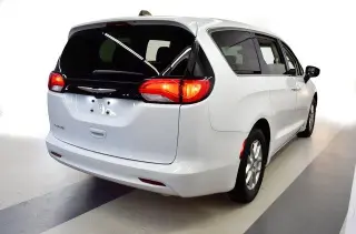 Chrysler Voyager 2023 LX 4dr Mini-Van