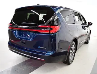 Chrysler Pacifica Plug-In Hybrid 2024 Road Tripper 4dr Mini-Van