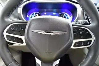 Chrysler Pacifica Plug-In Hybrid 2024 Road Tripper 4dr Mini-Van