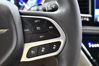 Chrysler Pacifica Plug-In Hybrid 2024 Road Tripper 4dr Mini-Van