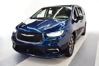 Chrysler Pacifica Plug-In Hybrid 2024 Road Tripper 4dr Mini-Van
