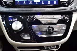 Chrysler Pacifica Plug-In Hybrid 2024 Road Tripper 4dr Mini-Van