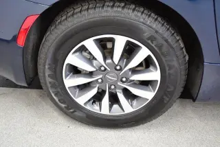 Chrysler Pacifica Plug-In Hybrid 2024 Road Tripper 4dr Mini-Van