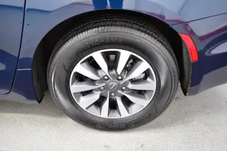 Chrysler Pacifica Plug-In Hybrid 2024 Road Tripper 4dr Mini-Van
