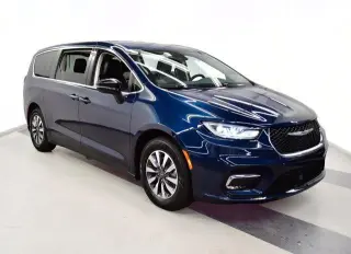 Chrysler Pacifica Plug-In Hybrid 2024 Road Tripper 4dr Mini-Van