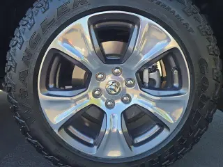 Ram 1500 2020 4x4 Laramie 4dr Crew Cab 5.6 ft. SB Pickup