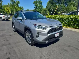 Toyota RAV4 2021 XLE Premium 4dr SUV