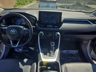 Toyota RAV4 2021 XLE Premium 4dr SUV