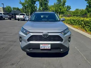 Toyota RAV4 2021 XLE Premium 4dr SUV