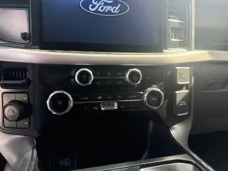 Ford F-150 2022 4x4 Platinum 4dr SuperCrew 5.5 ft. SB