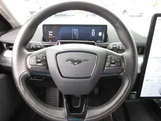 Ford Mustang Mach-E 2023 Select 4dr SUV