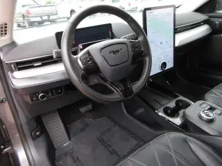 Ford Mustang Mach-E 2023 Select 4dr SUV
