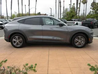 Ford Mustang Mach-E 2023 Select 4dr SUV