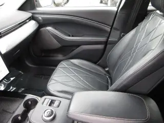 Ford Mustang Mach-E 2023 Select 4dr SUV