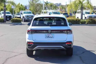 Volkswagen Taos 2025 SE 4dr SUV