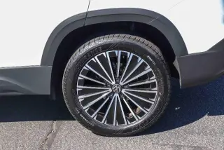 Volkswagen Taos 2025 SE 4dr SUV