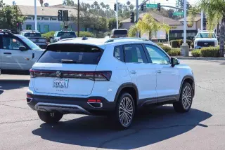 Volkswagen Taos 2025 SE 4dr SUV