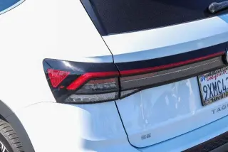 Volkswagen Taos 2025 SE 4dr SUV