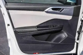 Volkswagen Taos 2025 SE 4dr SUV
