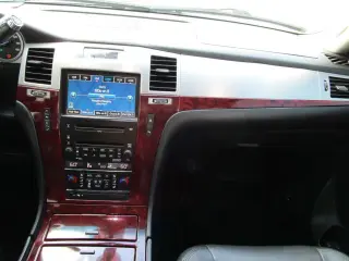 2010 CADILLAC ESCALADE