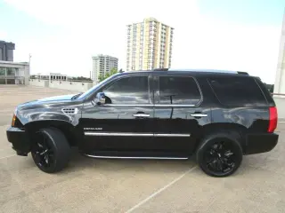 2010 CADILLAC ESCALADE