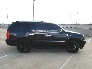 2010 CADILLAC ESCALADE