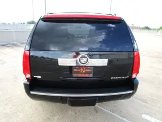2010 CADILLAC ESCALADE