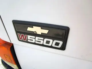 2002 CHEVROLET COMM W5500