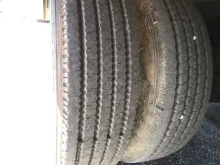 2002 CHEVROLET COMM W5500