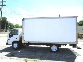 2002 CHEVROLET COMM W5500