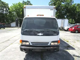 2002 CHEVROLET COMM W5500
