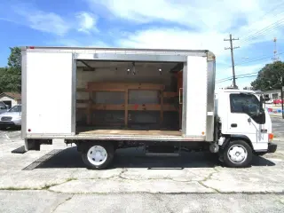 2002 CHEVROLET COMM W5500