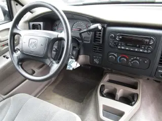2004 DODGE DAKOTA CLUB CAB