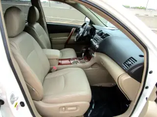2010 TOYOTA HIGHLANDER
