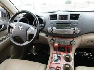 2010 TOYOTA HIGHLANDER