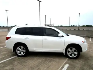 2010 TOYOTA HIGHLANDER