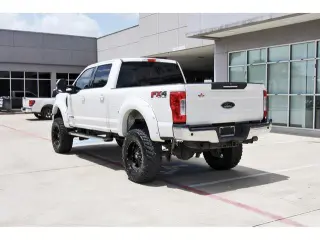 Ford F-250 Super Duty 2017 4x4 King Ranch 4dr Crew Cab 6.8 ft. SB Pickup