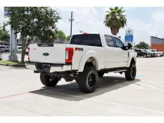 Ford F-250 Super Duty 2017 4x4 King Ranch 4dr Crew Cab 6.8 ft. SB Pickup