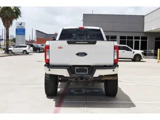 Ford F-250 Super Duty 2017 4x4 King Ranch 4dr Crew Cab 6.8 ft. SB Pickup