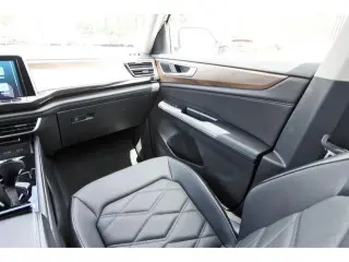 Volkswagen Atlas 2025 SE 4dr SUV w/Technology