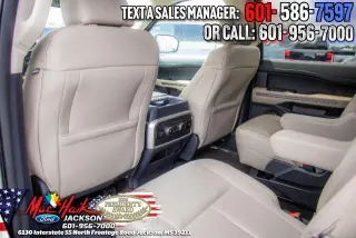 Ford Expedition 2023 4x2 XLT 4dr SUV