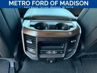 Ram 1500 2021 4x4 Laramie 4dr Crew Cab 5.6 ft. SB Pickup