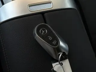 Mercedes-Benz GLC 2025 GLC 300 4dr SUV