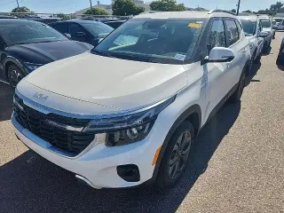 Kia Seltos 2024 S 4dr SUV