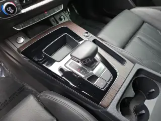 Audi Q5 2023 AWD e quattro S line Premium 55 TFSI 4dr SUV