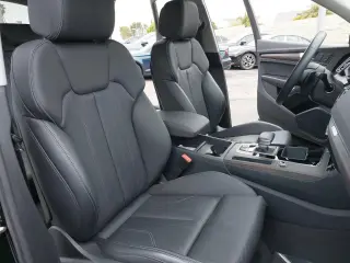 Audi Q5 2024 AWD quattro S line Premium 45 TFSI 4dr SUV