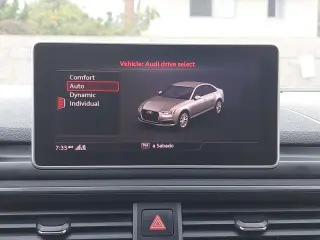 Audi A4 2017 2.0T ultra Premium 4dr Sedan w/Season of Audi selection