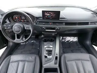 Audi A4 2017 2.0T ultra Premium 4dr Sedan w/Season of Audi selection